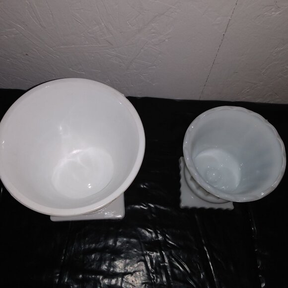 Vintage Milk Glass Vase/ Planters (2 ) - Picture 9 of 11